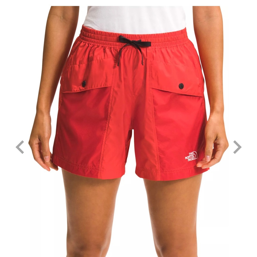 NWT The North Face Outline Shorts